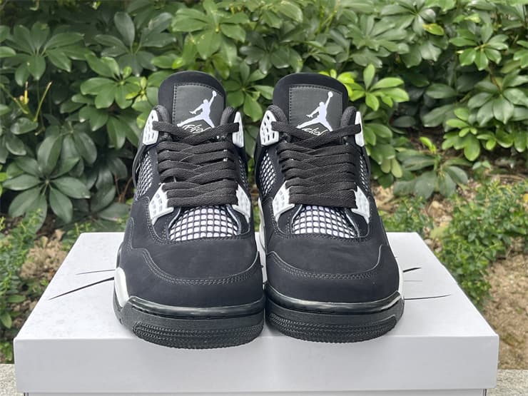Jordan 4 White Thunder