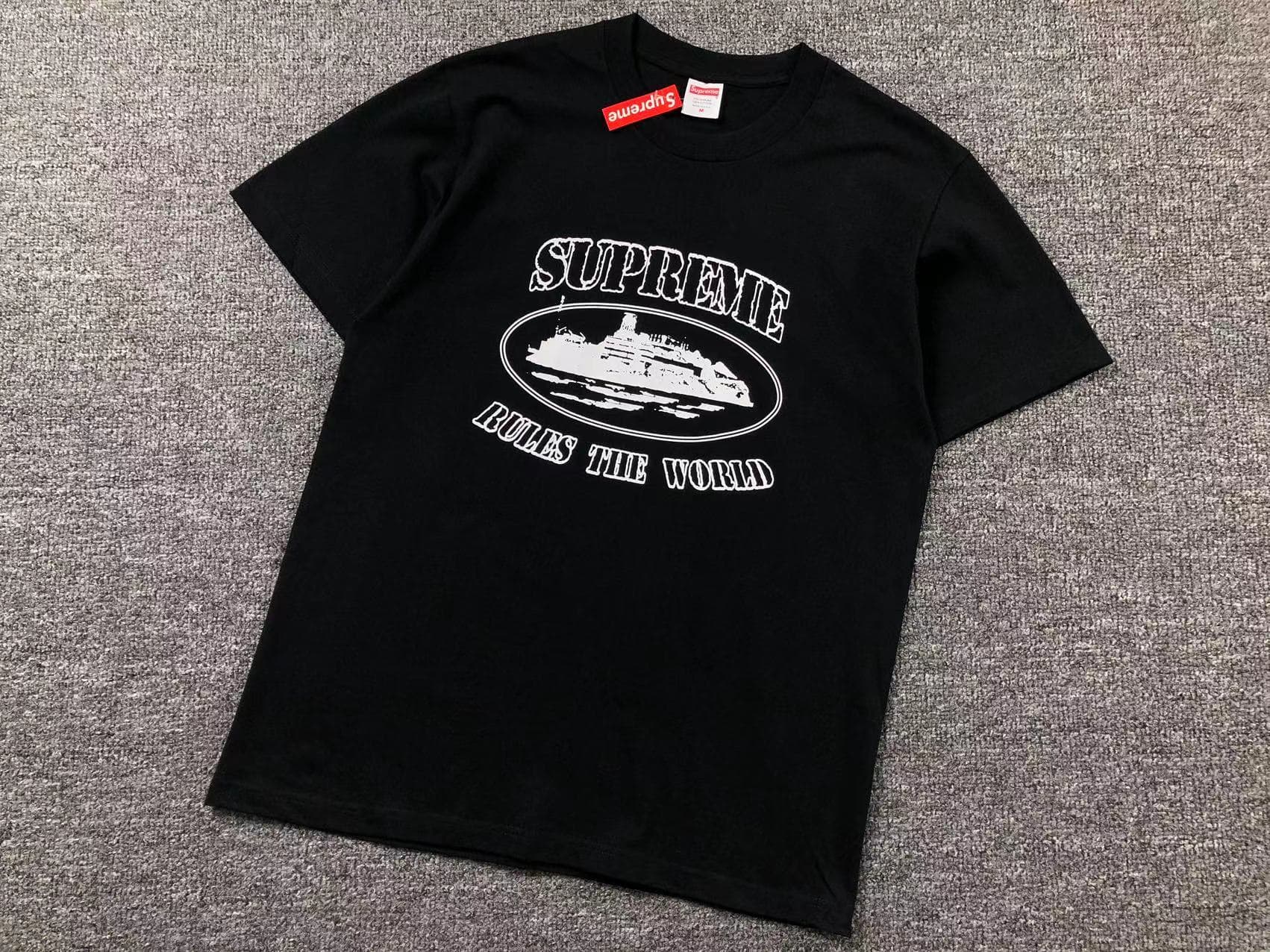 Remera Corteiz x Supreme